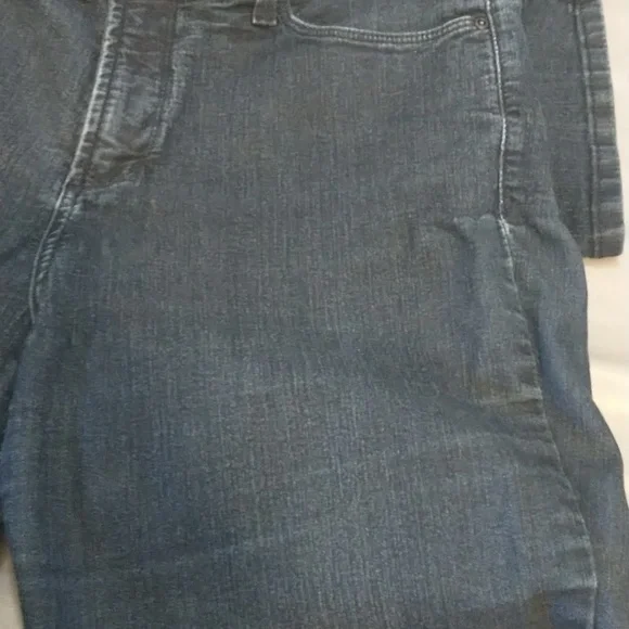 NYDJ dark wash bootcut blingy back pockets - Picture 9 of 13